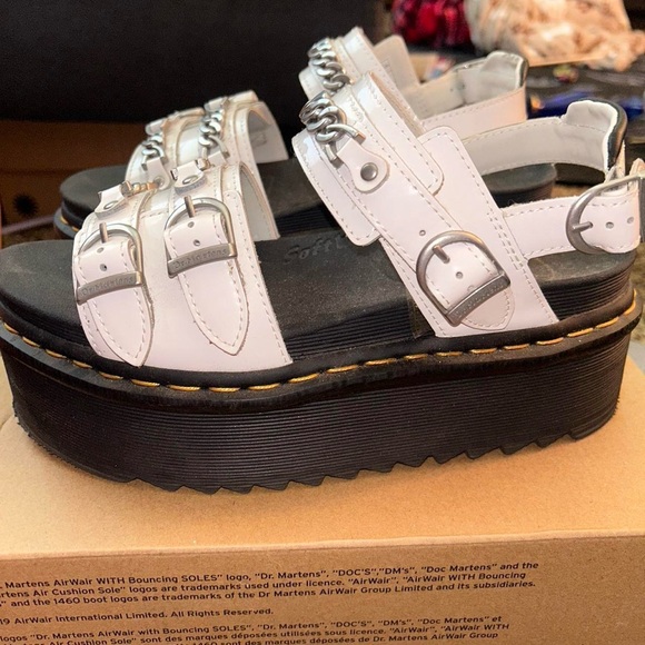 Dr martens Voss 2 chain patent leather platform
